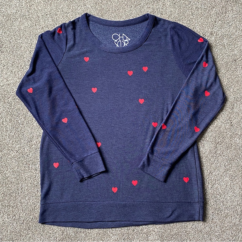 CHASER Crew Neck Heart Print Sweatshirt, Women’s Size XL, Navy Blue/Red